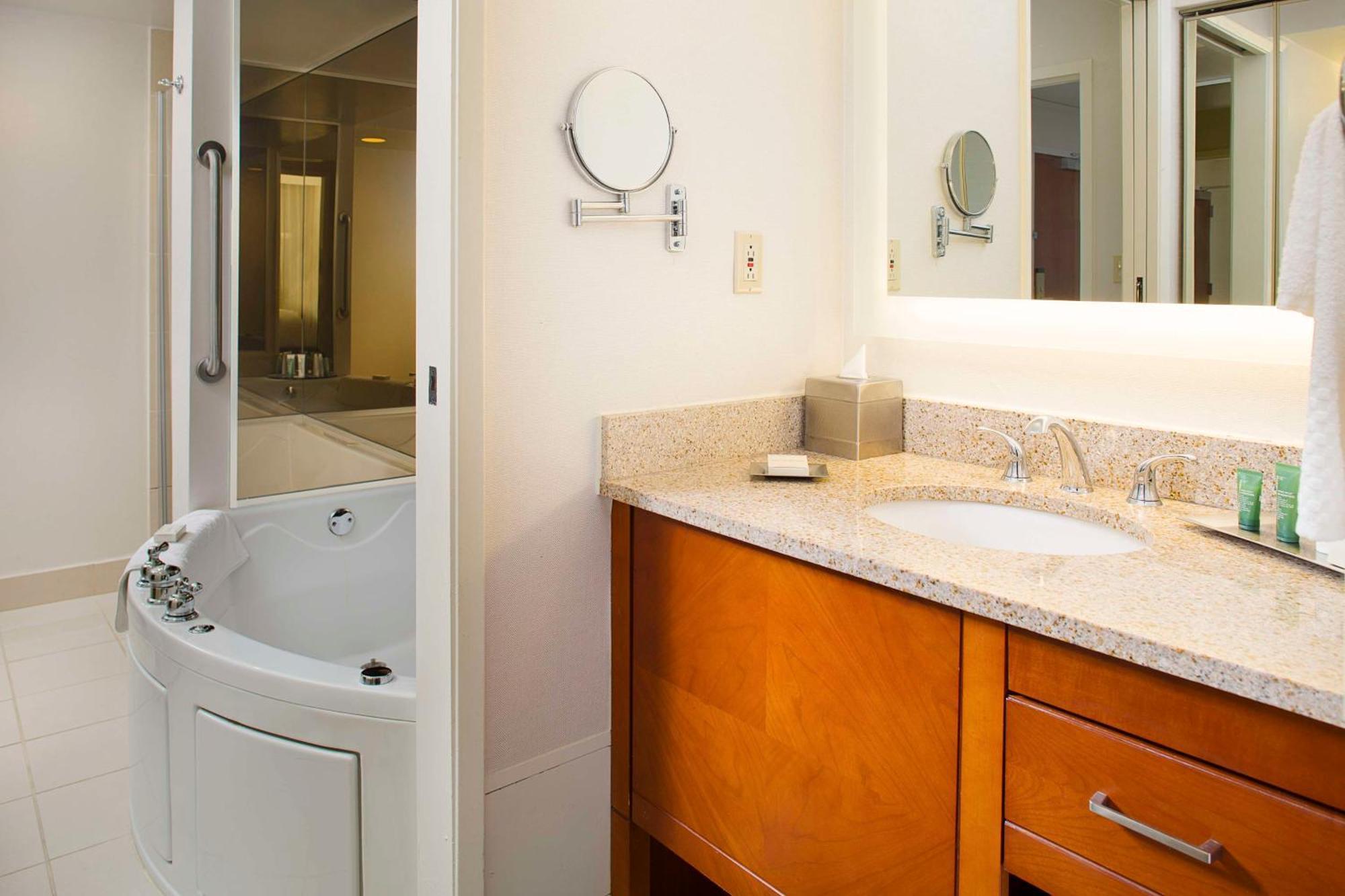 Hilton Atlanta Perimeter Hotel